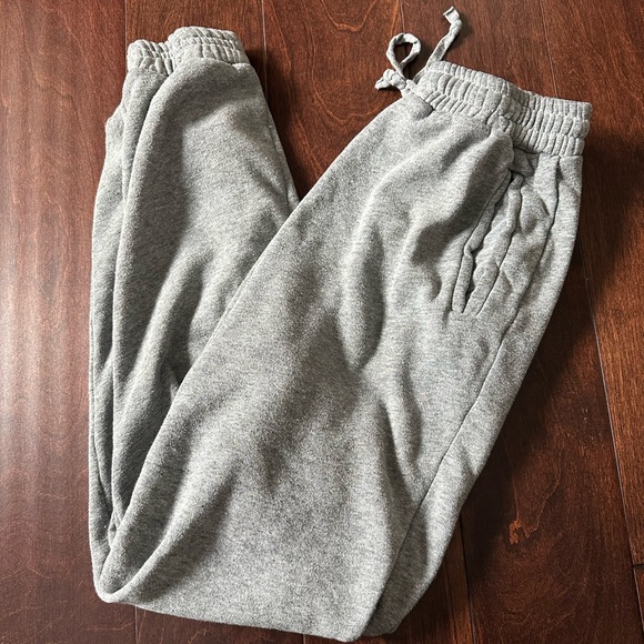 Brandy Melville Pants & Jumpsuits Brandy Melville Sweatpants Poshmark